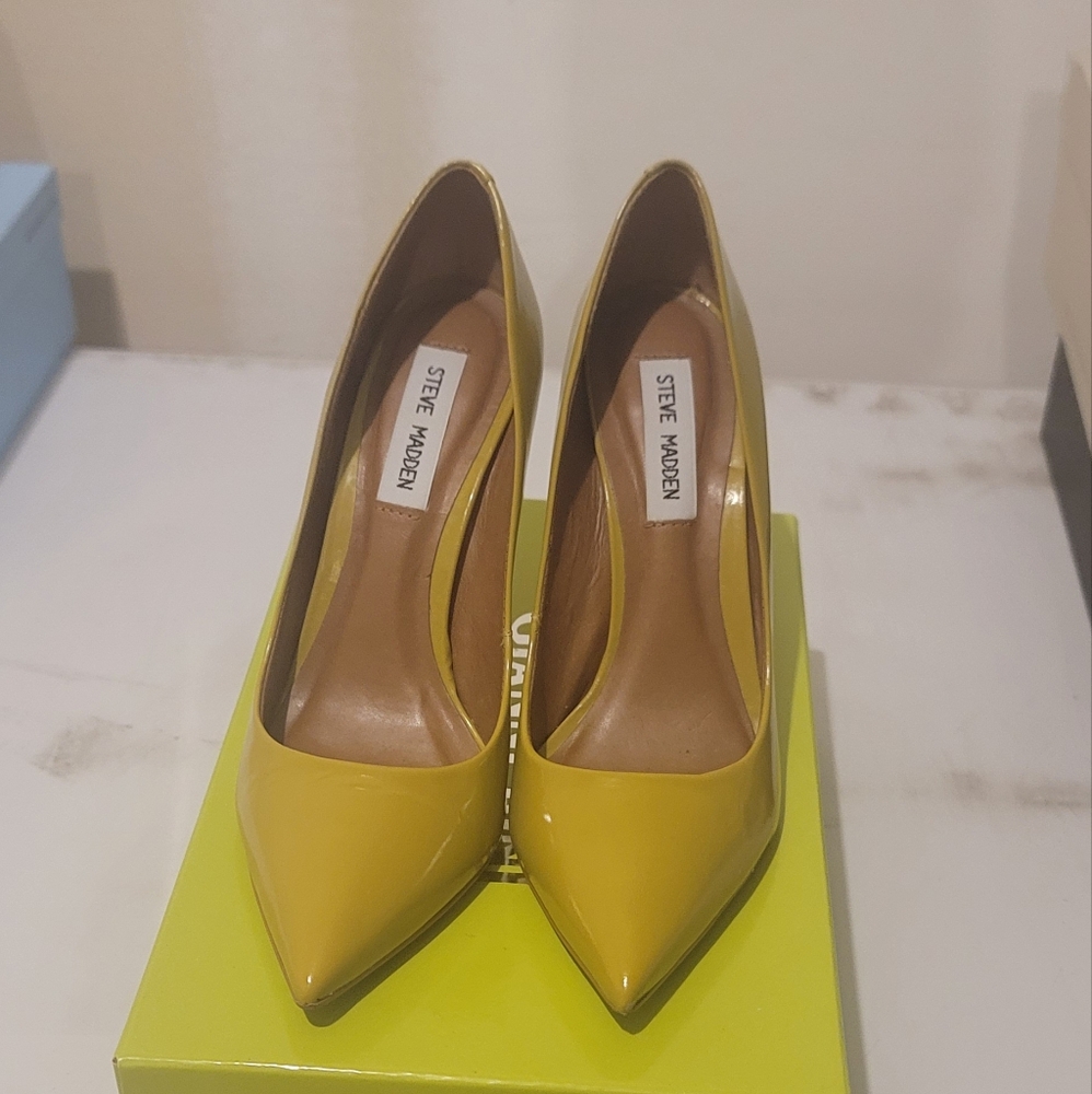 Ladies Heels Size 8.5